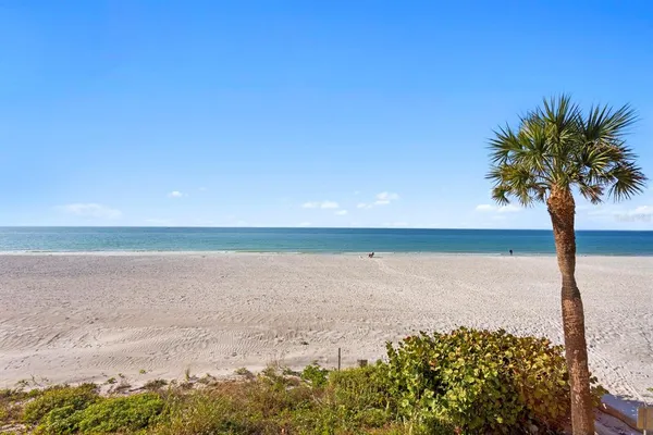 $4,400 | 2900 Gulf Boulevard, Unit 211, Belleair Beach, FL 33786