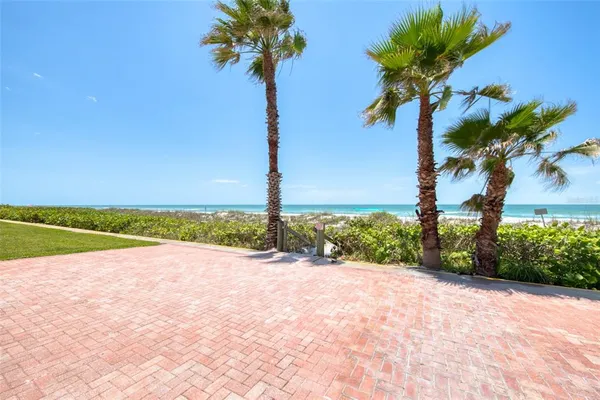 $4,400 | 2900 Gulf Boulevard, Unit 211, Belleair Beach, FL 33786