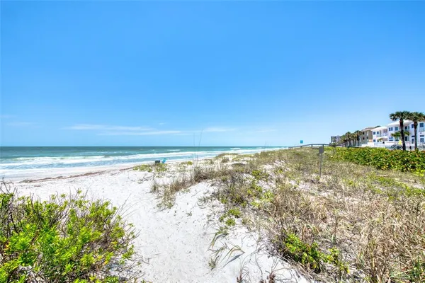 $4,400 | 2900 Gulf Boulevard, Unit 211, Belleair Beach, FL 33786