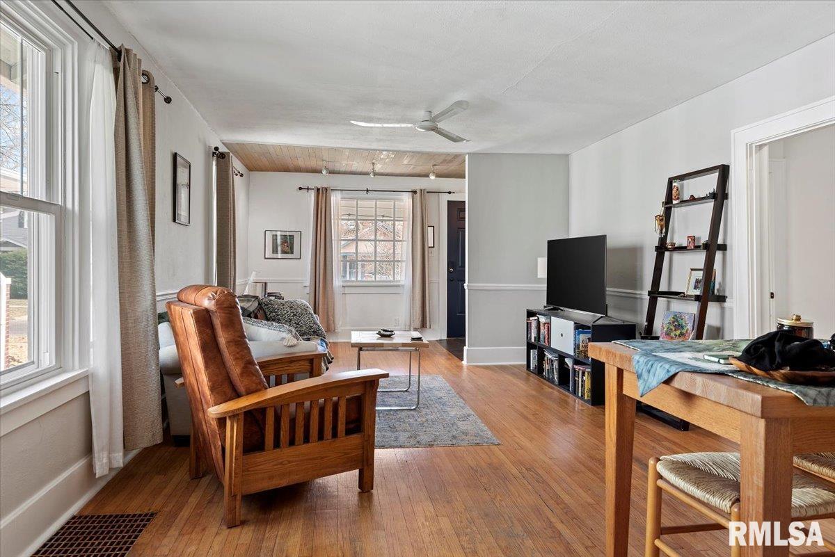 845 South Columbia Avenue Springfield, IL 62704 - Photo 7 of 25