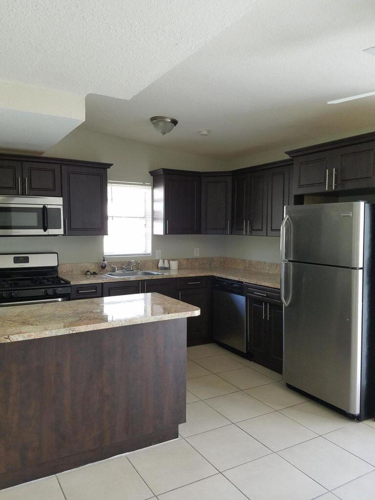 5725 South Rue Road West Palm Beach, FL 33415 - Photo 7 of 16 Kitchen
