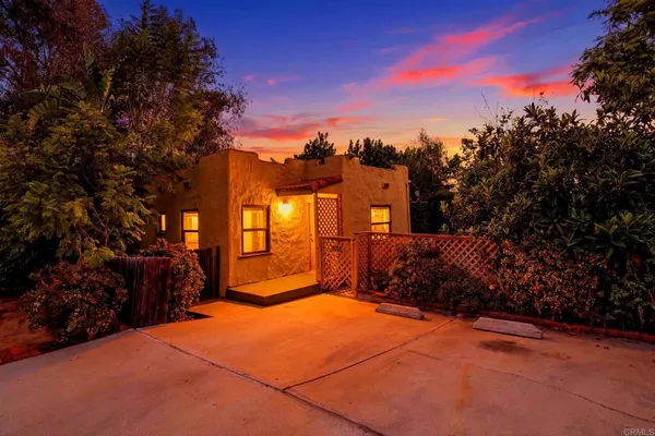 $724,999 | 3211 Menlo Avenue, San Diego, CA 92105