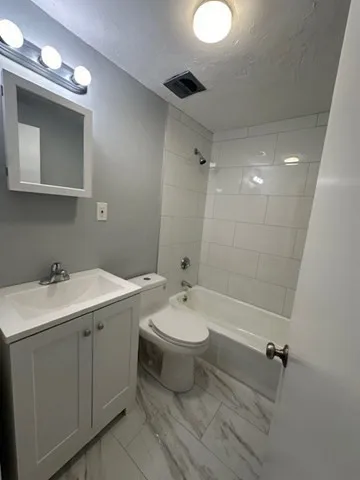 $1,900 | 362 Centre Street, Unit 4, Quincy, MA 02169