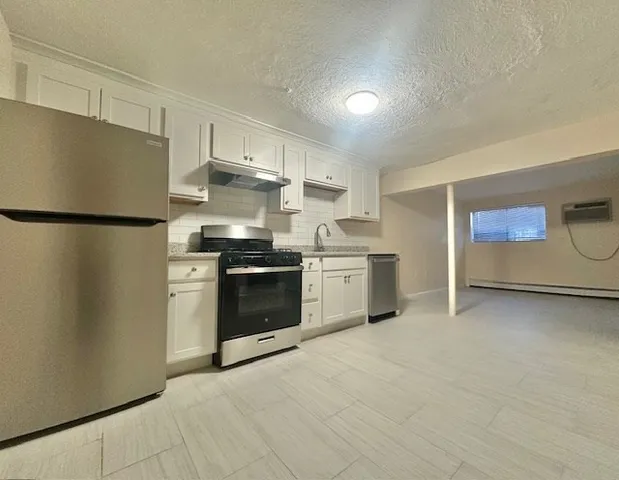 $1,900 | 362 Centre Street, Unit 4, Quincy, MA 02169