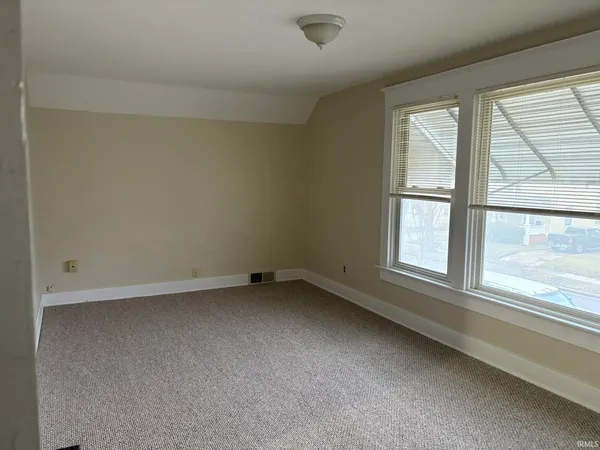 $1,400 | 1702 Crescent Avenue, Fort Wayne, IN 46805