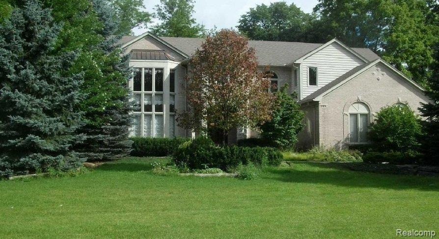 3688 Cedar Shake Drive Rochester, MI 48309 - Photo 1 of 8 713296353 Front view.jpg
