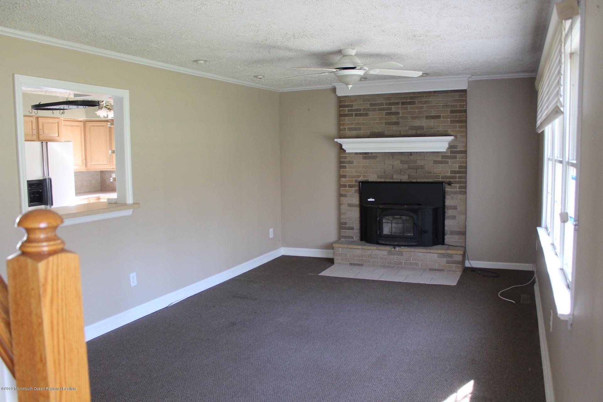 205 West Millstream Road Cream Ridge, NJ 08514 - Photo 13 of 23 IMG_4201