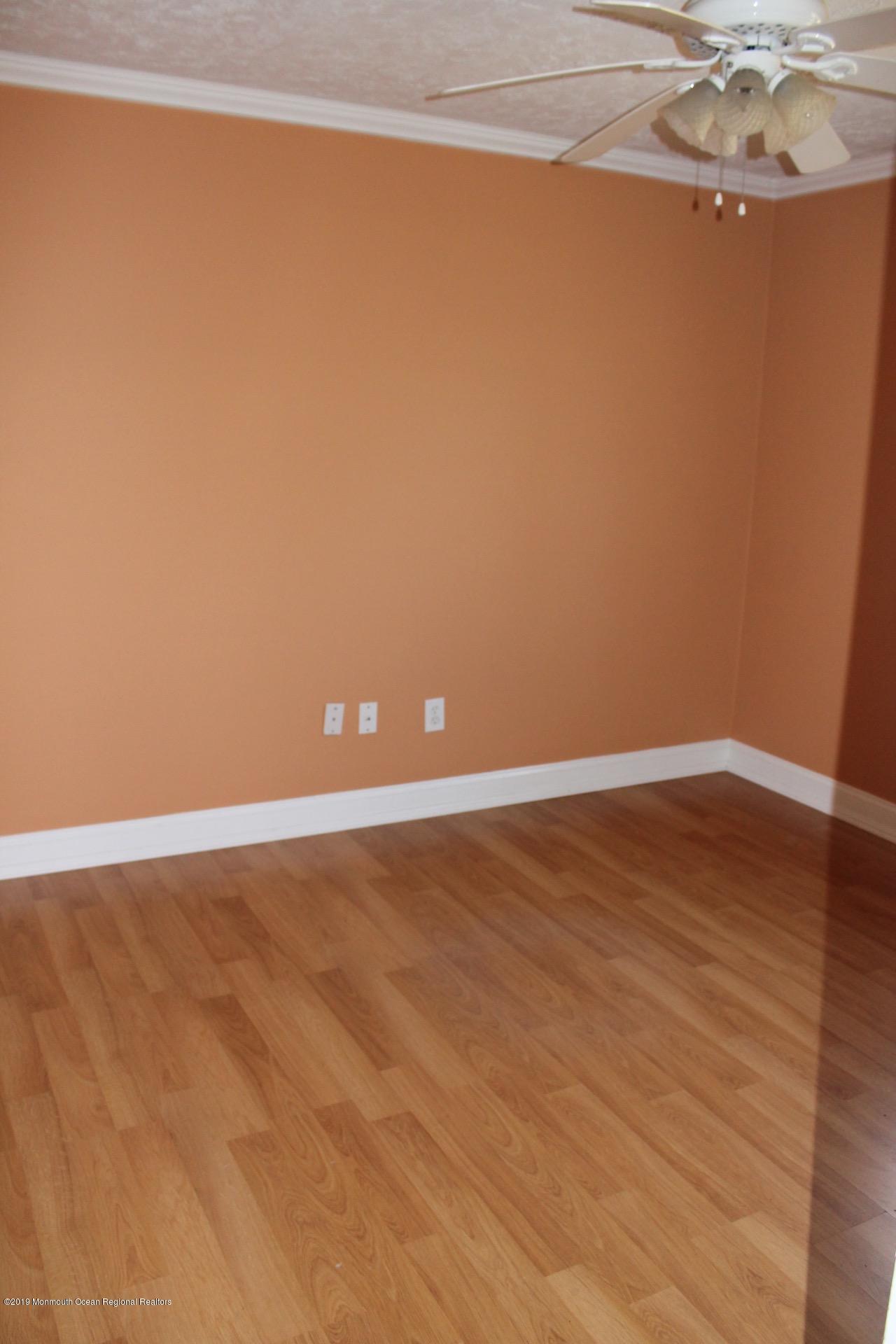 205 West Millstream Road Cream Ridge, NJ 08514 - Photo 20 of 23 IMG_4208
