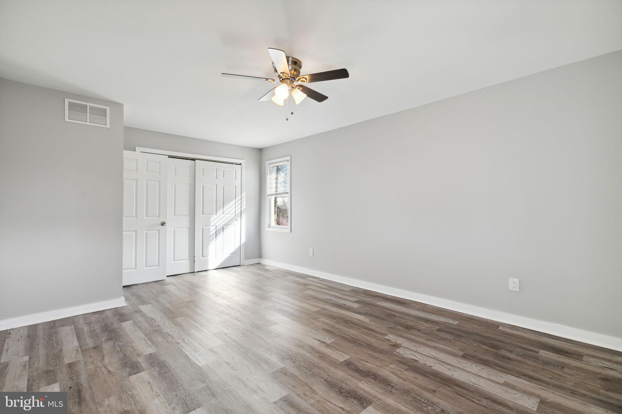 8991 Springview Road Philadelphia, PA 19115 - Photo 24 of 36