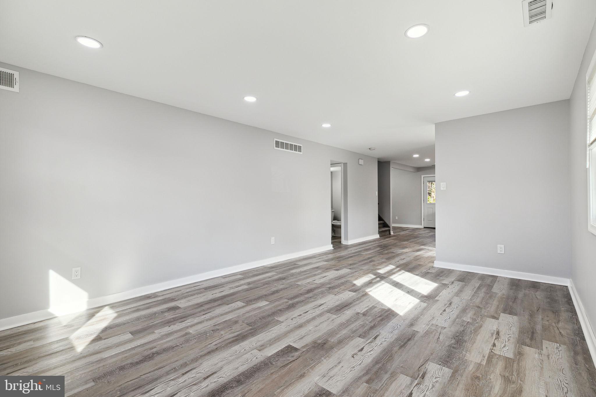8991 Springview Road Philadelphia, PA 19115 - Photo 8 of 36