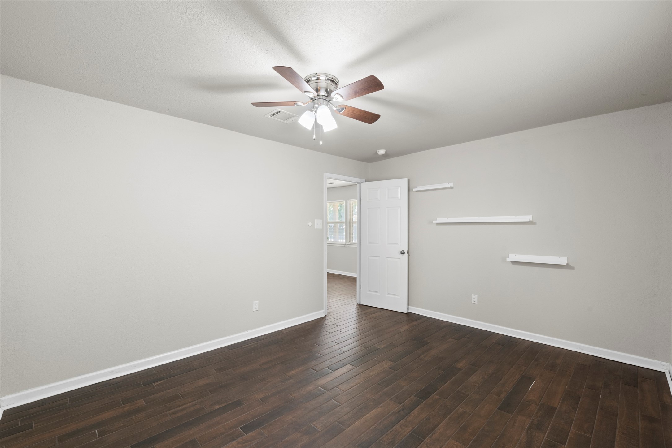 709 East 41st Street Houston, TX 77022 - Photo 16 of 25
