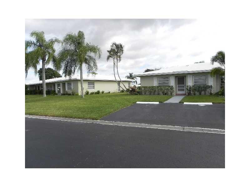8642 Chevy Chase Drive, Unit 138 Boca Raton, FL 33433 - Photo 2 of 18 Exterior Front