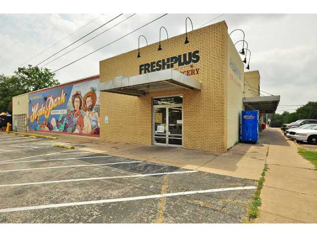 4401 Speedway, Unit 302 Austin, TX 78751 - Photo 19 of 25 Walk To Fresh PLus Grocery.