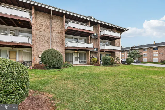 $116,000 | 507 Wilson Bridge Drive, Unit 6706 A2, Oxon Hill, MD 20745