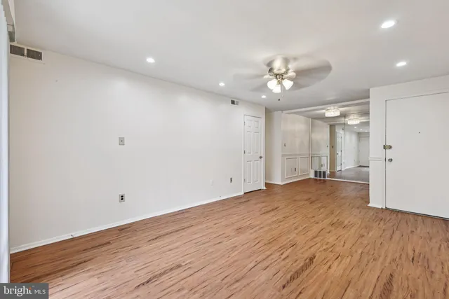 $116,000 | 507 Wilson Bridge Drive, Unit 6706 A2, Oxon Hill, MD 20745