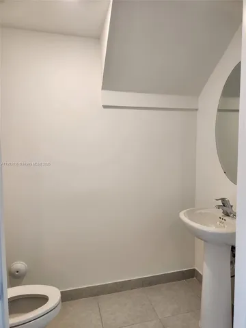 en empty room with windows