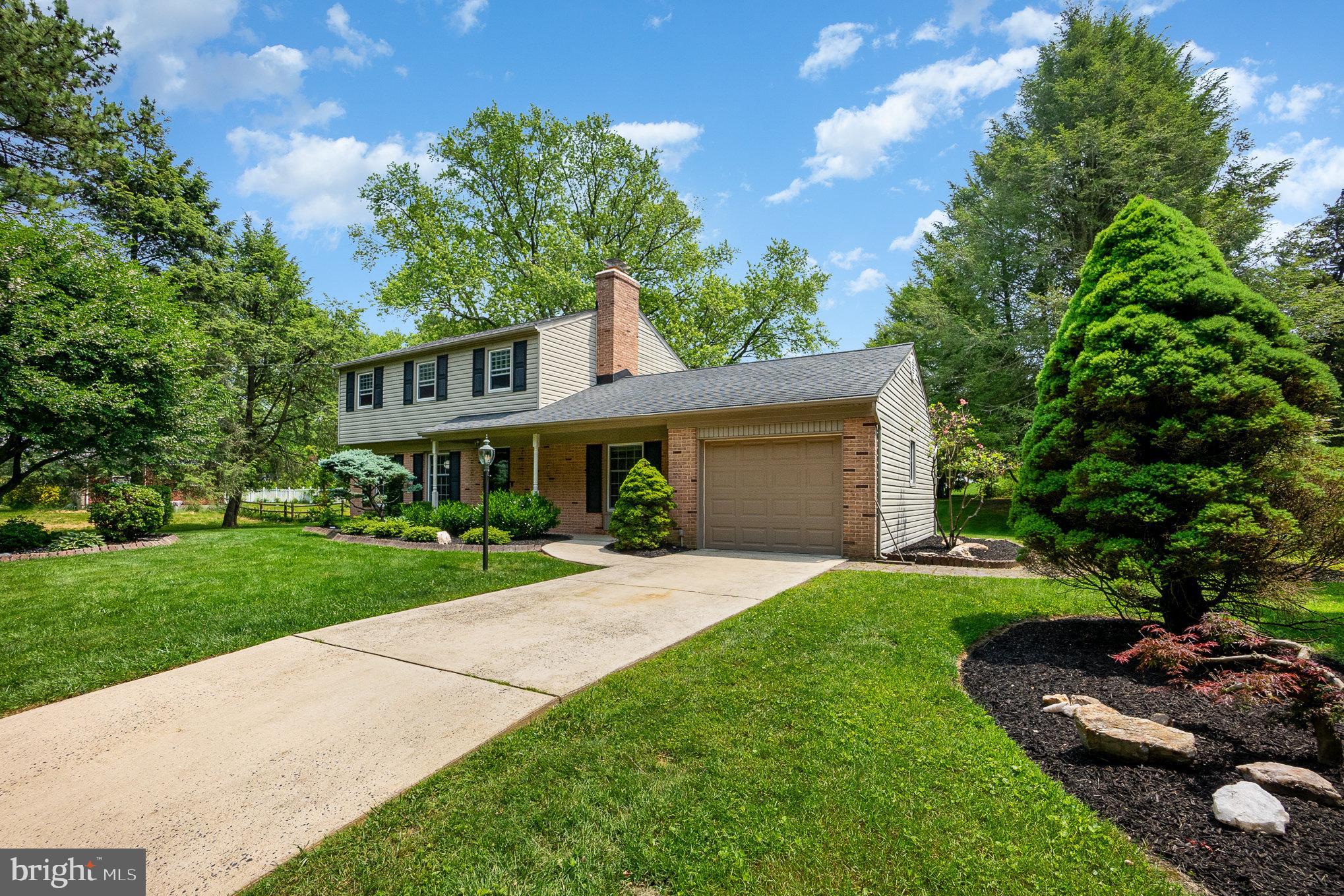 Garage & Private Driveway