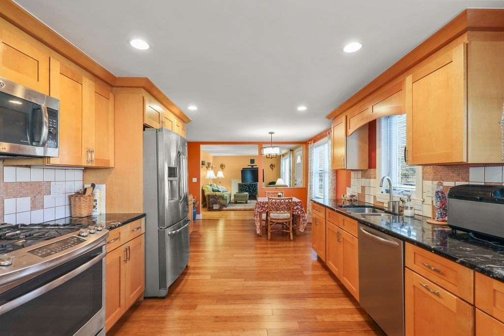 701 Greendale Avenue Needham, MA 02492 - Photo 2 of 15