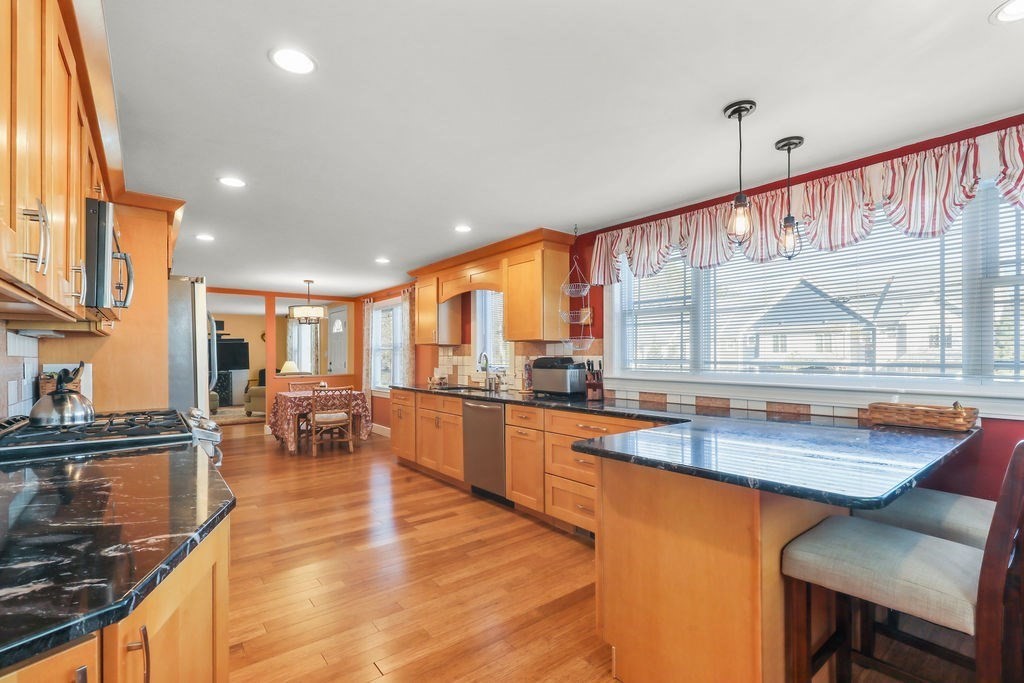 701 Greendale Avenue Needham, MA 02492 - Photo 3 of 15