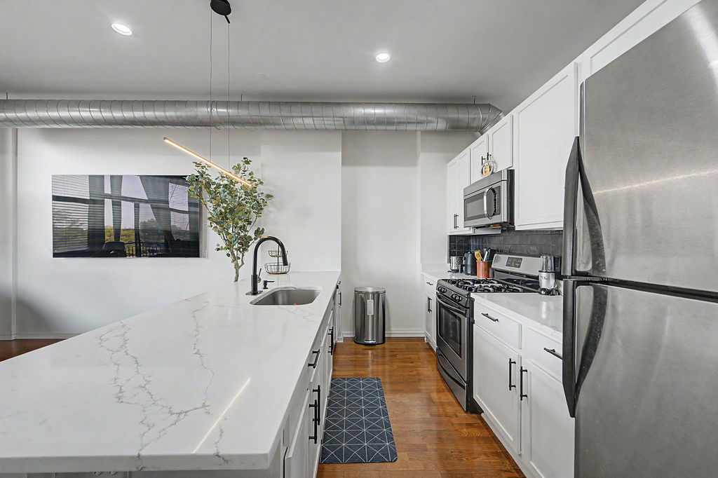 2323 West Pershing Road, Unit 519 Chicago, IL 60609 - Photo 7 of 28 Gallery Image 7