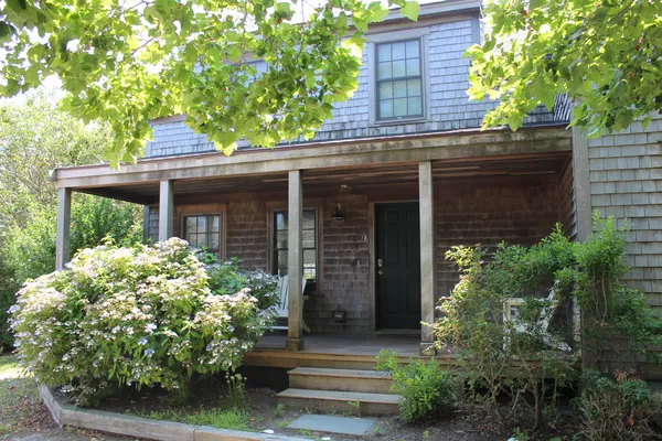 $1,950,000 | 20 B Miacomet Avenue, Unit B, Nantucket, MA 02554