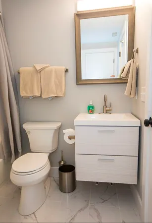 $1,950,000 | 20 B Miacomet Avenue, Unit B, Nantucket, MA 02554