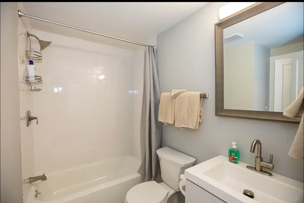 $1,950,000 | 20 B Miacomet Avenue, Unit B, Nantucket, MA 02554