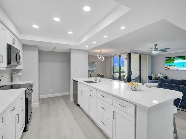 $3,800 | 955 Egret Circle, Unit 405, Delray Beach, FL 33444