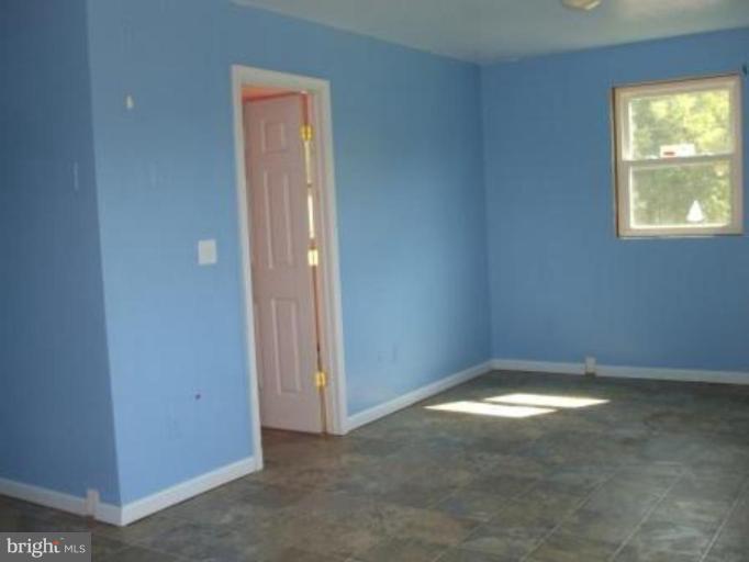 21182 Spring Cove Road Rock Hall, MD 21661 - Photo 7 of 14 Apartment Living Room