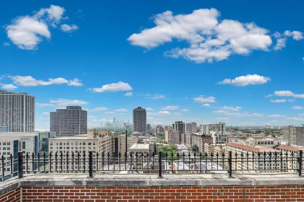 $2,000 | 431 West Oakdale Avenue, Unit 1C, Chicago, IL 60657