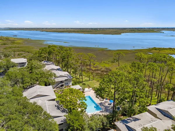 a picture of a wall with a white wall and a picture