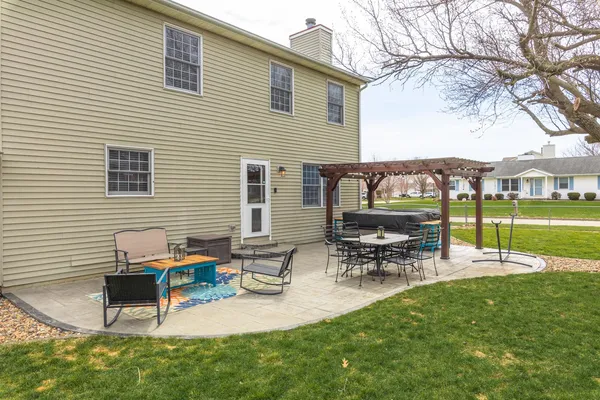 $329,900 | 1418 Mill Creek Road, Bloomington, IL 61704