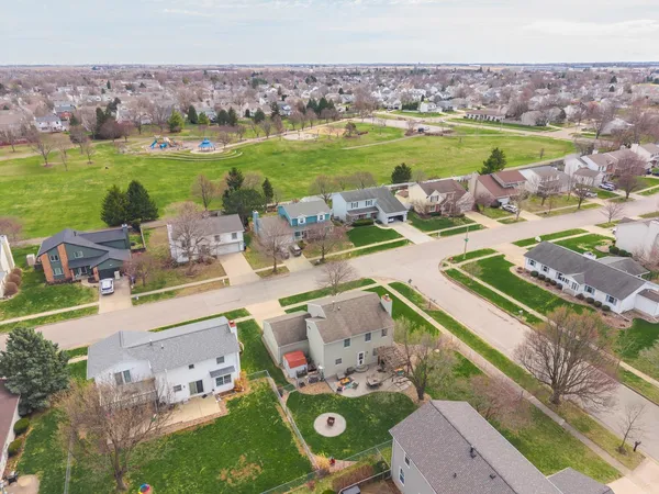 $329,900 | 1418 Mill Creek Road, Bloomington, IL 61704