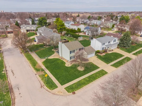 $329,900 | 1418 Mill Creek Road, Bloomington, IL 61704