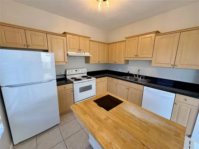 $1,925 | 7559 Plantation Circle, Unit 7559, Bradenton, FL 34201