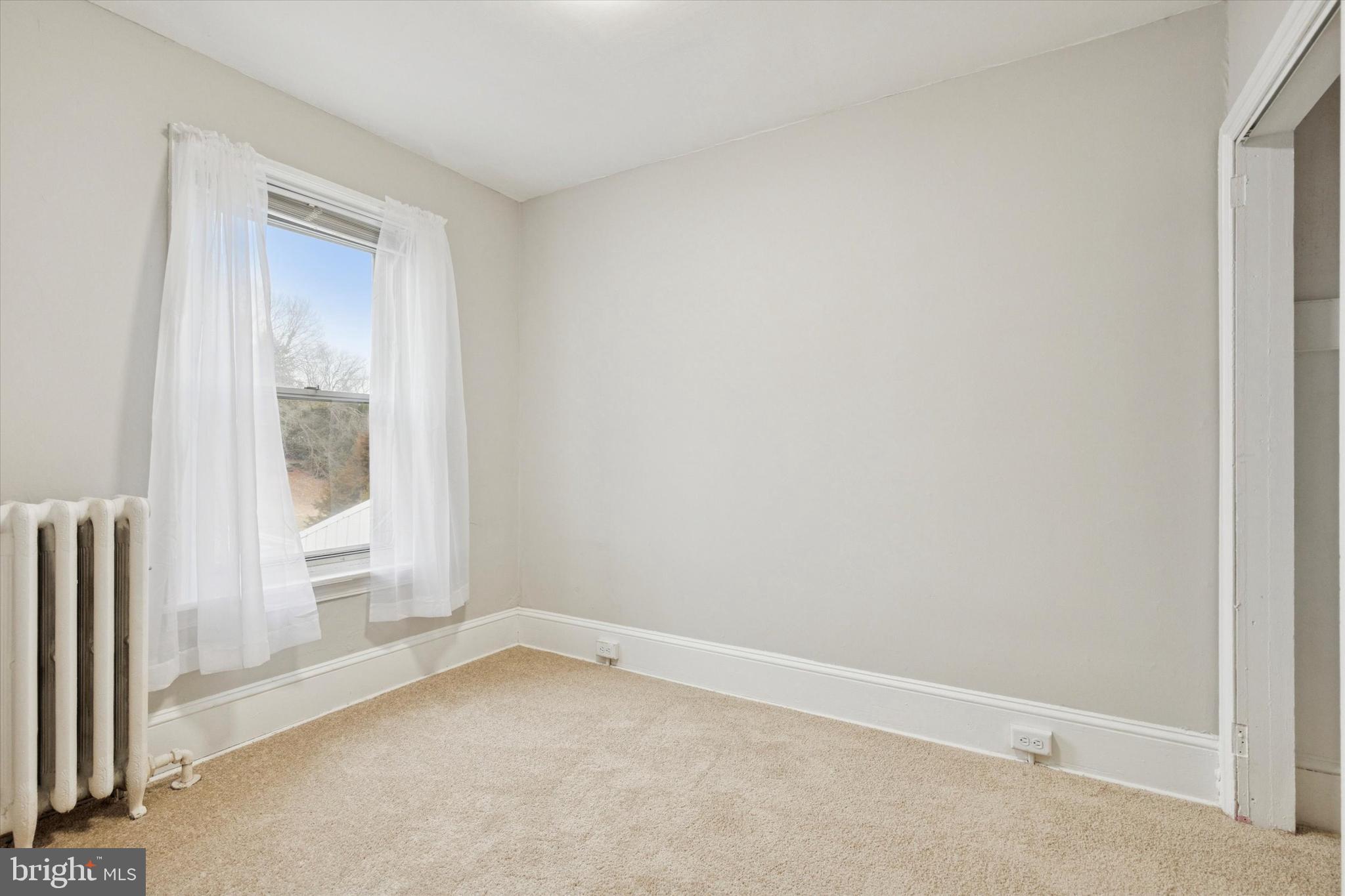 218 Bullock Avenue Conshohocken, PA 19428 - Photo 10 of 16 an empty room with a window