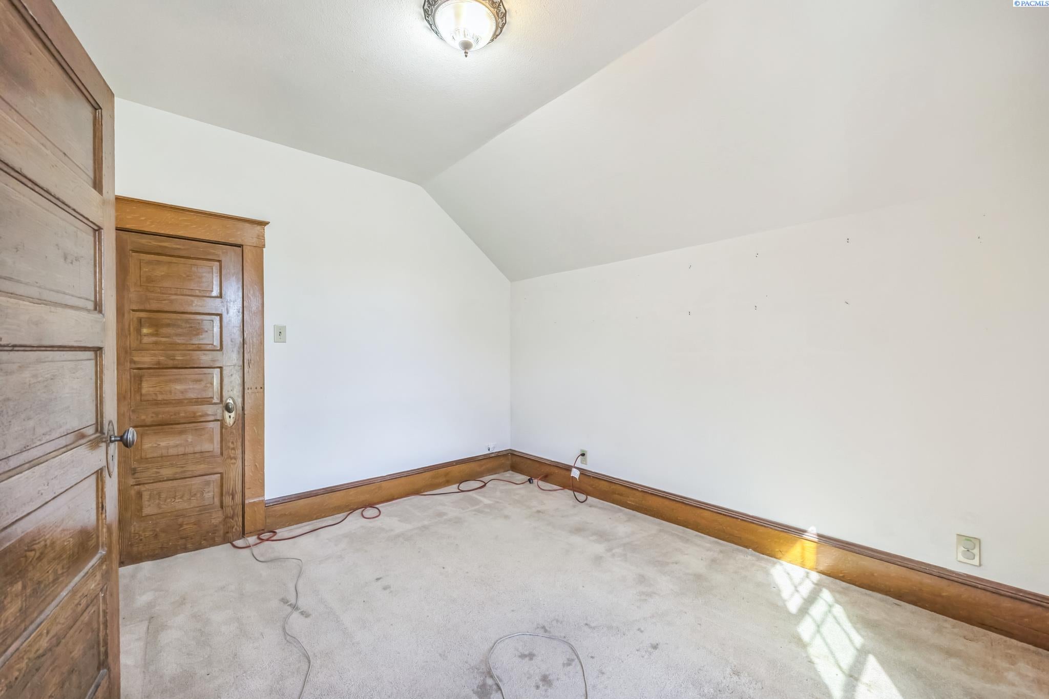 61 North Puterbaugh Road Grandview, WA 98930 - Photo 19 of 39 Gallery Image 19