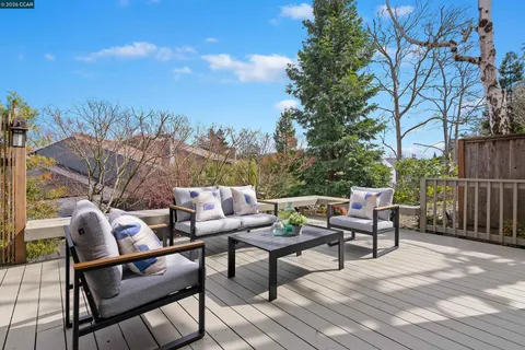 $1,395,000 | 7 Doral Drive, Moraga, CA 94556