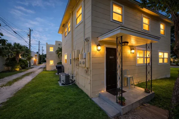 $1,695 | 509 6th Avenue North, Unit 3B, Lake Worth Beach, FL 33460