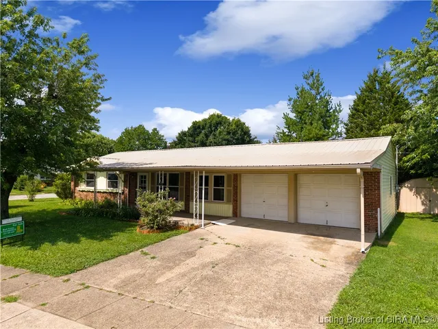 $214,900 | 2150 Lombardy Drive, Clarksville, IN 47129