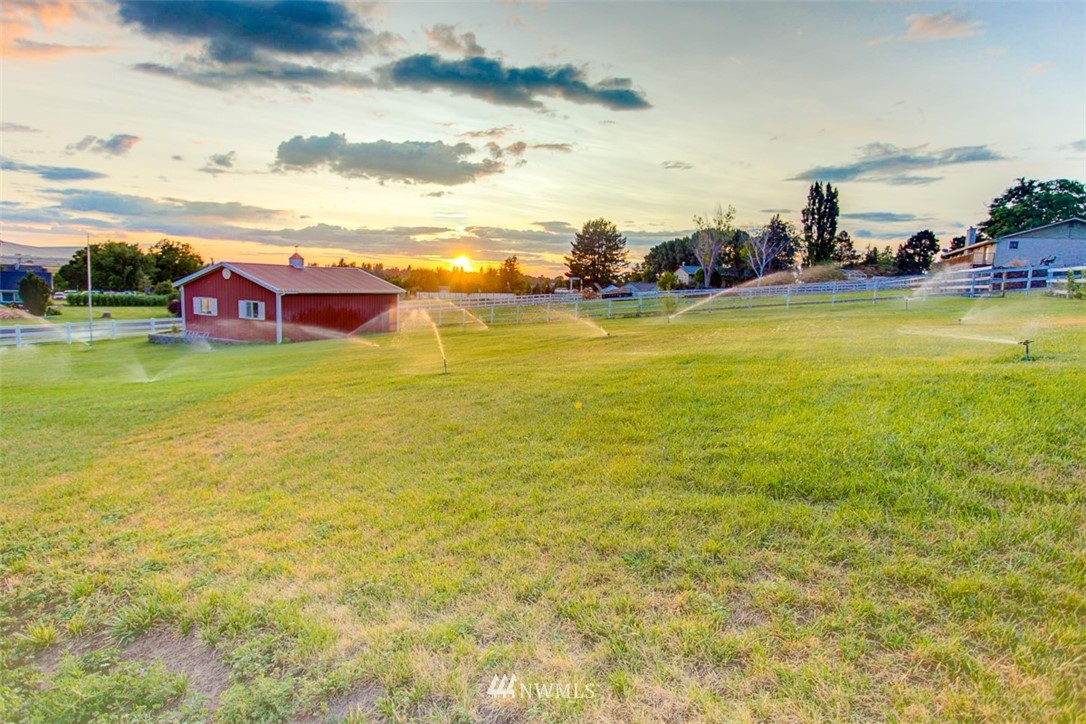 875 South Crestline Road Othello, WA 99344 - Photo 14 of 25
