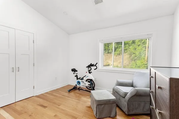 $4,375 | 259 North Lake Avenue, Unit A, Worcester, MA 01605