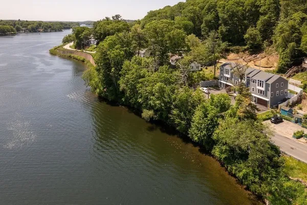 $4,375 | 259 North Lake Avenue, Unit A, Worcester, MA 01605