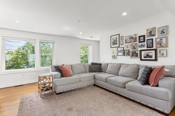 $4,375 | 259 North Lake Avenue, Unit A, Worcester, MA 01605