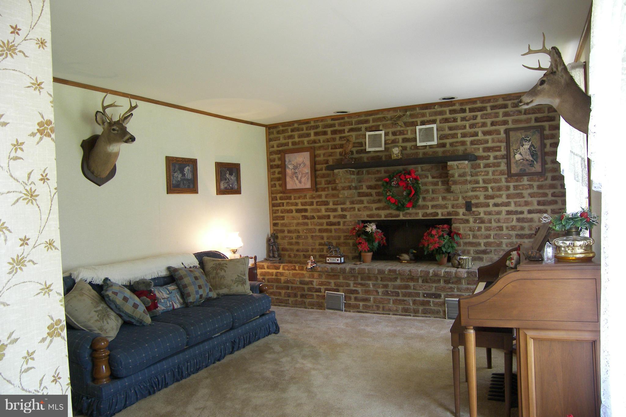 3799 Roop Road New Windsor, MD 21776 - Photo 8 of 17 Living Room