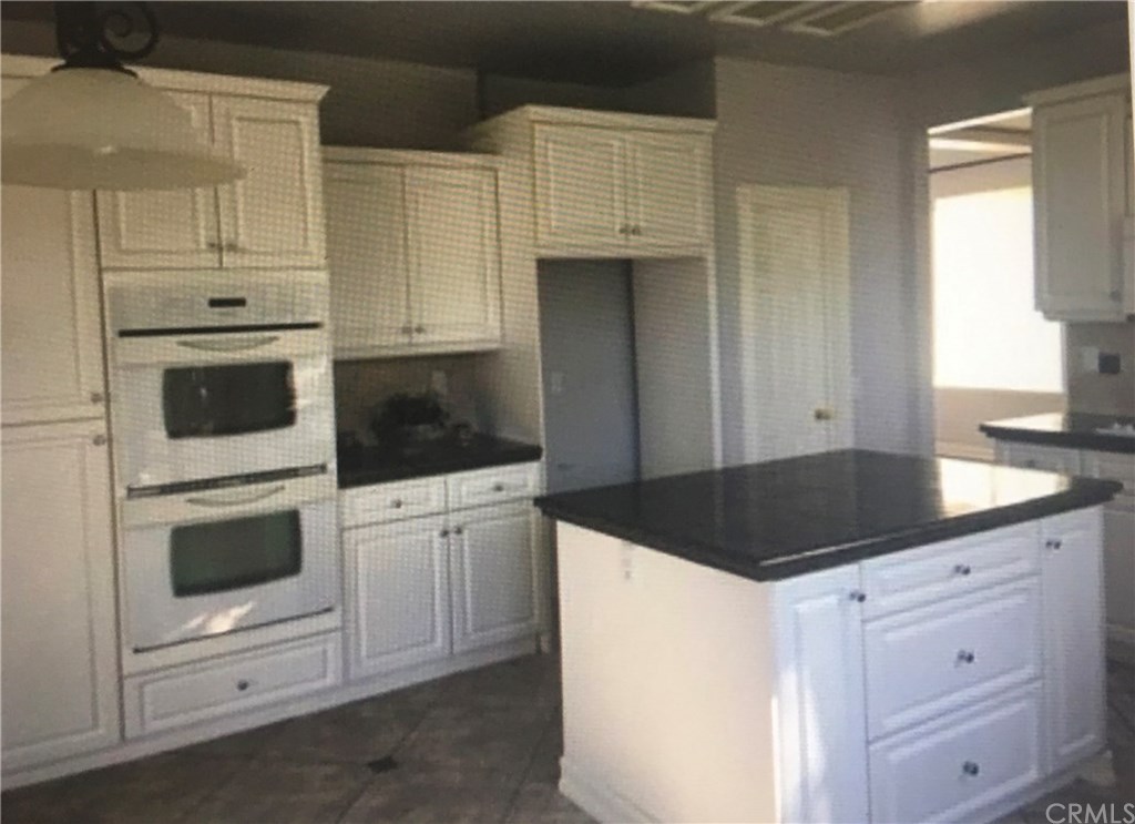 28243 Corte Malbino Temecula, CA 92592 - Photo 4 of 10
