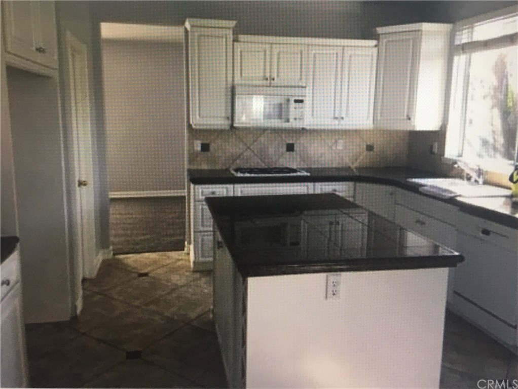 28243 Corte Malbino Temecula, CA 92592 - Photo 5 of 10
