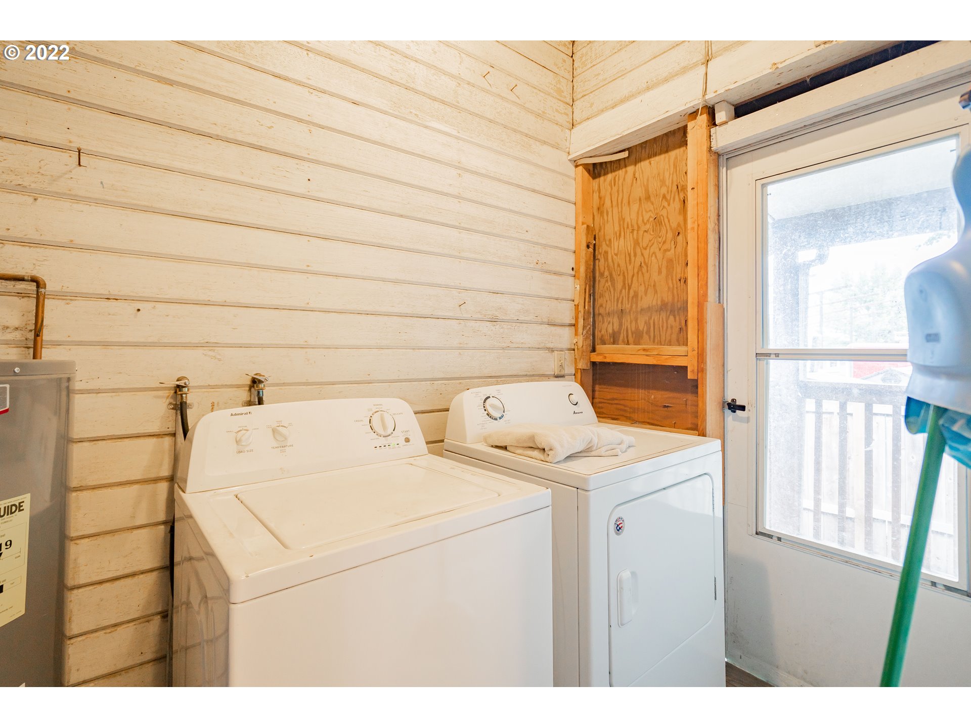 111 South 3rd Avenue Ridgefield, WA 98642 - Photo 17 of 32 a utility room with dryer and washer