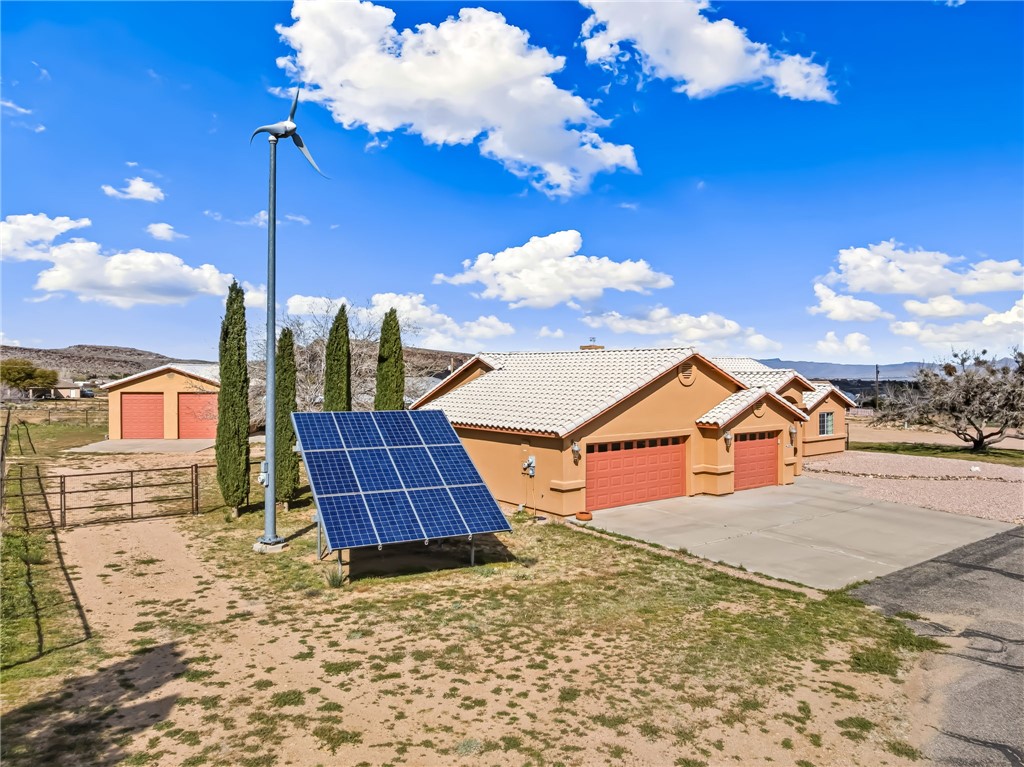 2205 East Cactus Wren Road Kingman, AZ 86409 - Photo 57 of 68 Solar Panels