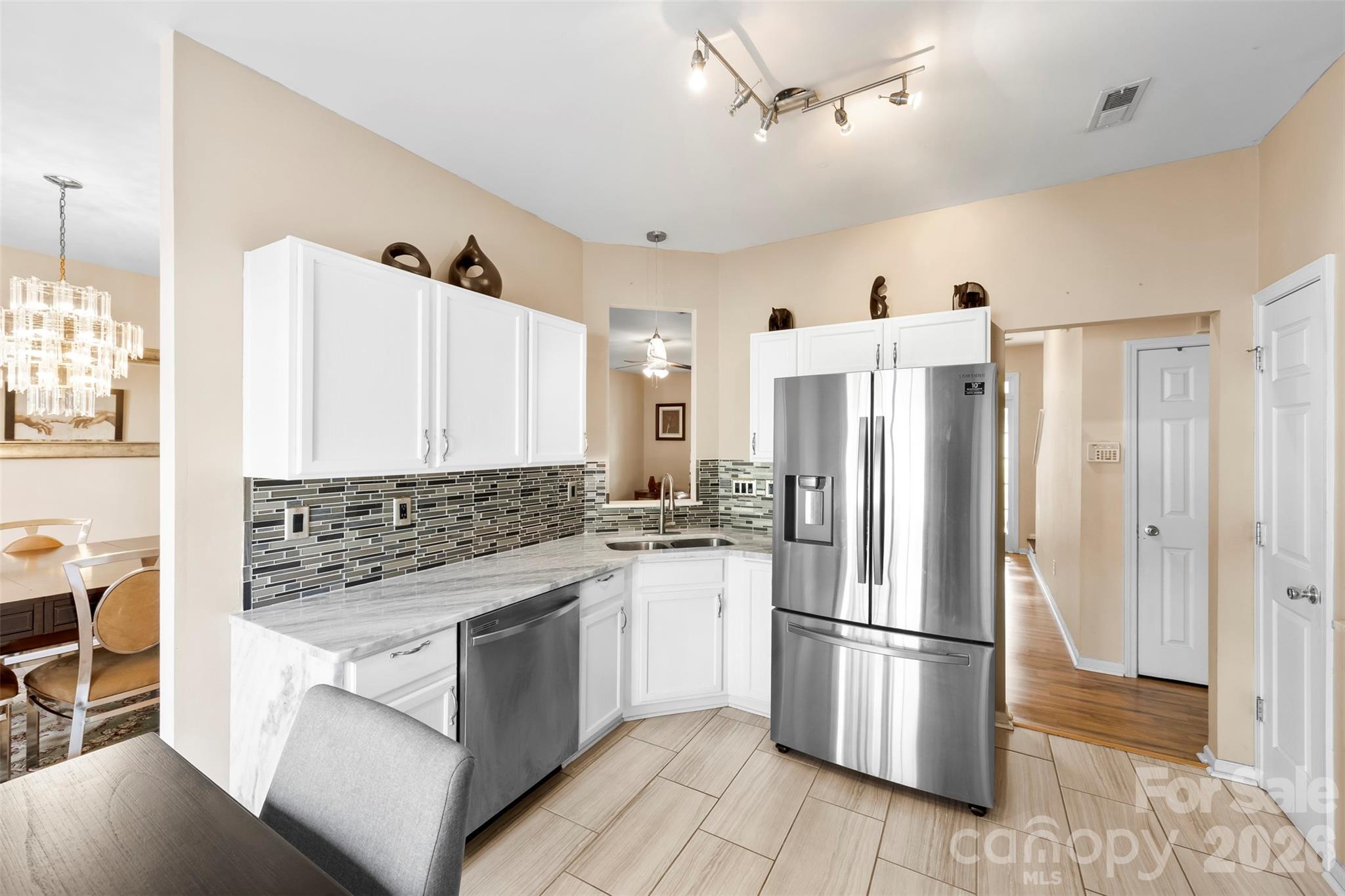 624 Cliffs Inn Circle Charlotte, NC 28214 - Photo 8 of 28